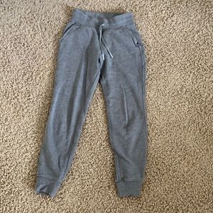 LULULEMON SCUBA JOGGERS SIZE 2